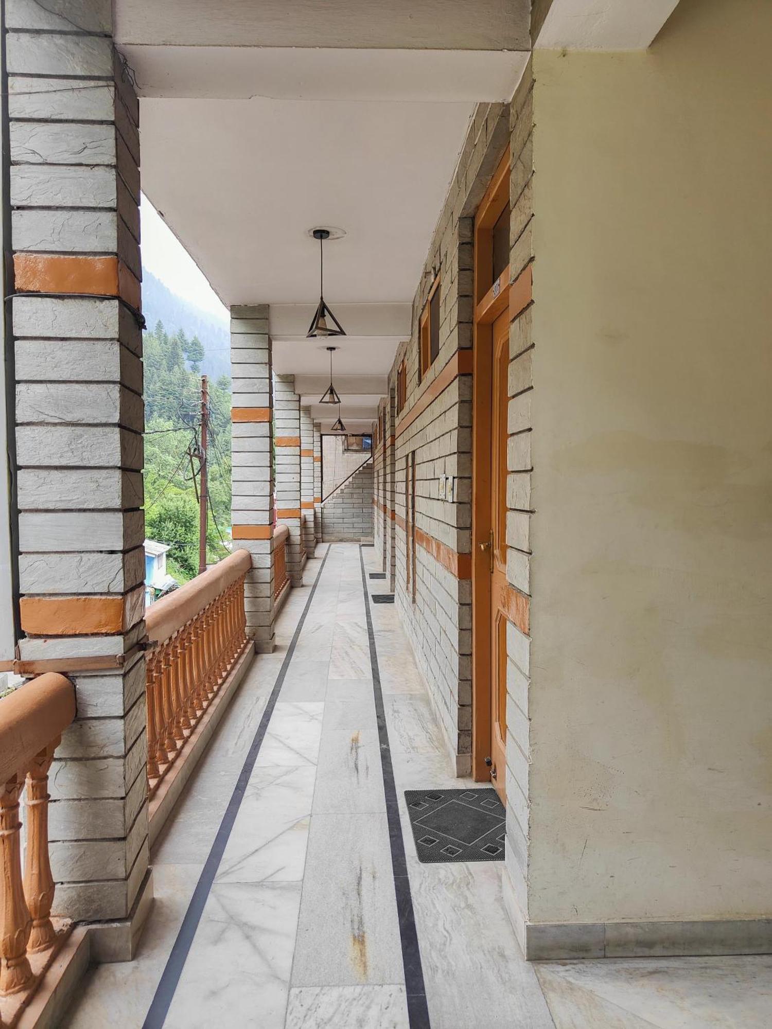 Hotel Arohi Vashist エクステリア 写真