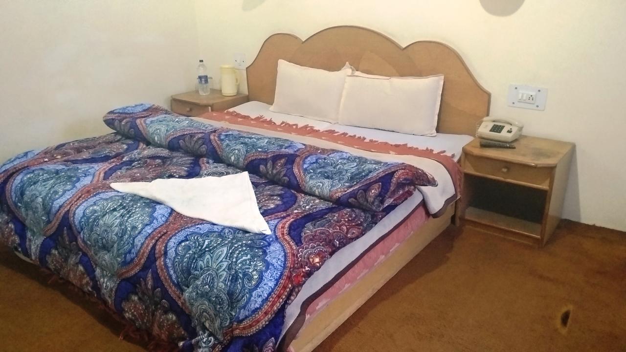 Hotel Arohi Vashist エクステリア 写真